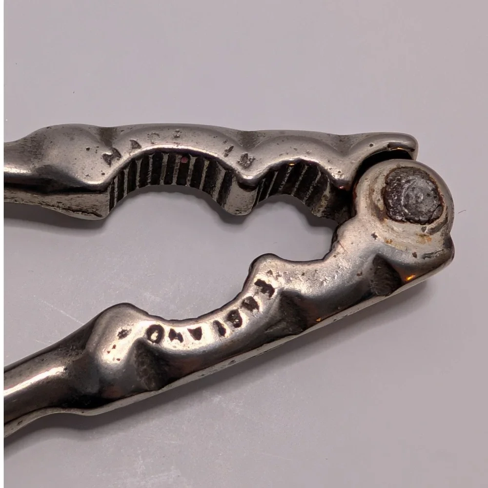 Vtg Made in England Metal Nutcracker Silver‎ Tone Plier Style Kitchen Tool